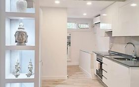 Modern Apartment In Madrid